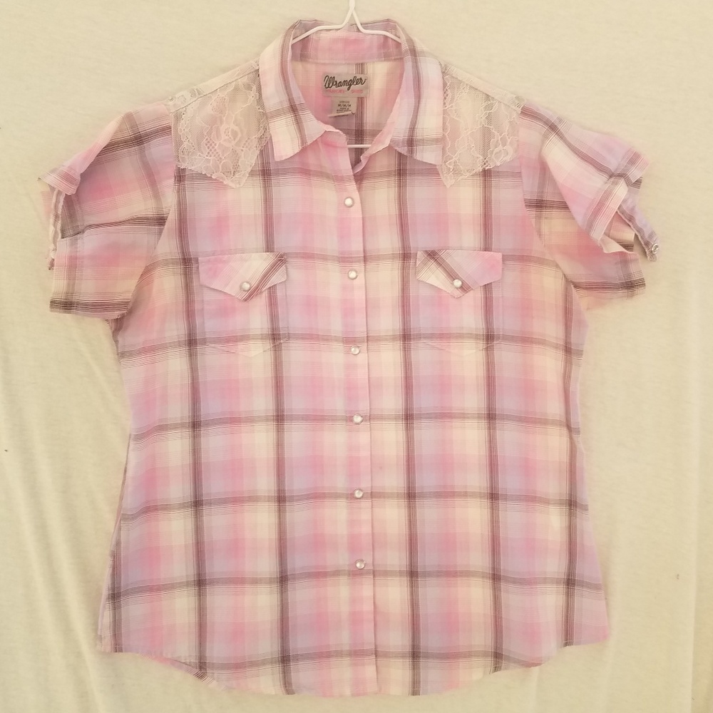 Wrangler Short Sleeve Pearl Snap, with lace detail